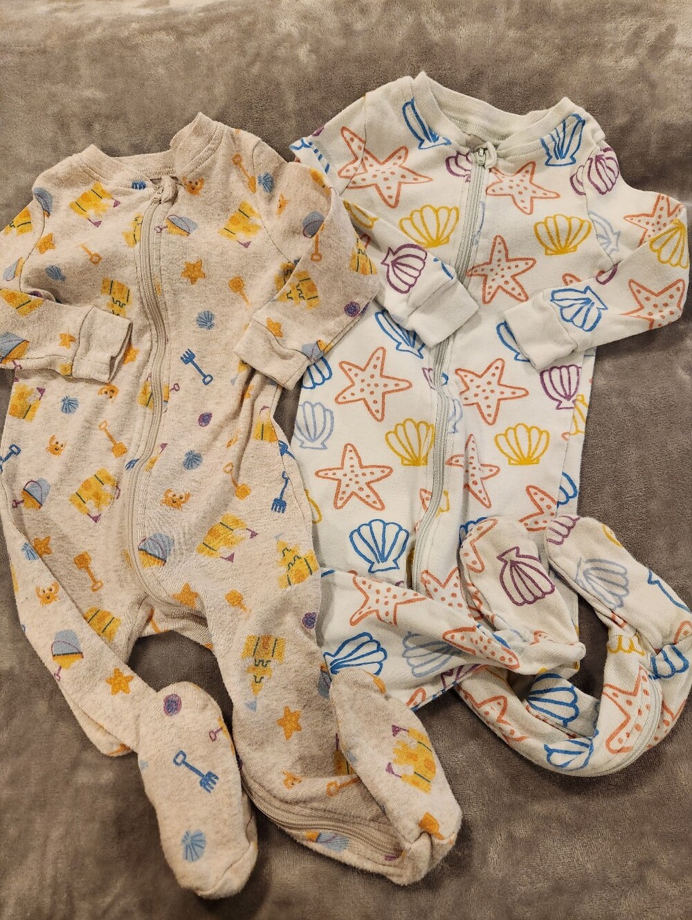 Dip Footed One-Piece Sleepers in White and Beige with Sea Life Print, S 12-18M